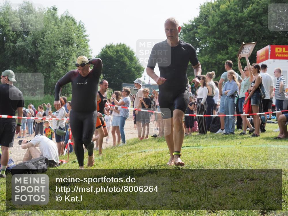 15.06.2025 - 27. Vierlanden-Triathlon KatJ http://msf.ph/oto/8006264 15.06.2025 10:05:26 Schwimmen 364, 382, 384, 393, 402, 409, 456 meine-sportfotos.de