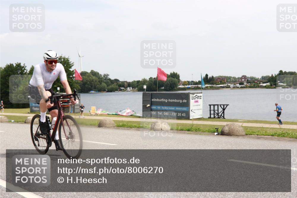 21.06.2025 - 27. Vierlanden-Triathlon H.Heesch http://msf.ph/oto/8006270 15.06.2025 11:57:41 Radfahren 655, 792, 798, 858, 954, 958 meine-sportfotos.de