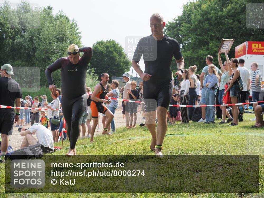 15.06.2025 - 27. Vierlanden-Triathlon KatJ http://msf.ph/oto/8006274 15.06.2025 10:05:26 Schwimmen 364, 382, 384, 393, 402, 409, 456 meine-sportfotos.de