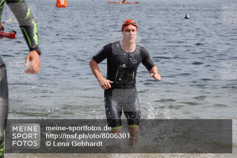 15.06.2025 - 27. Vierlanden-Triathlon Lena Gebhardt http://msf.ph/oto/8006301 15.06.2025 10:04:16 Schwimmen 411, 416, 426, 453, 464 meine-sportfotos.de