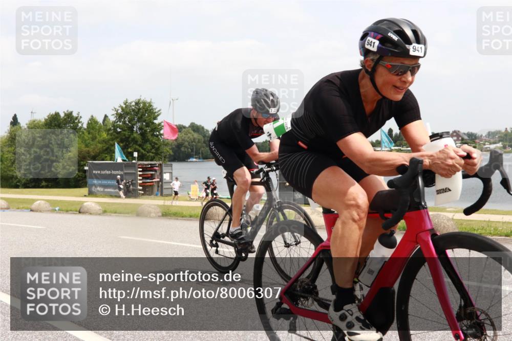 21.06.2025 - 27. Vierlanden-Triathlon H.Heesch http://msf.ph/oto/8006307 15.06.2025 12:06:29 Radfahren 712, 919, 941 meine-sportfotos.de