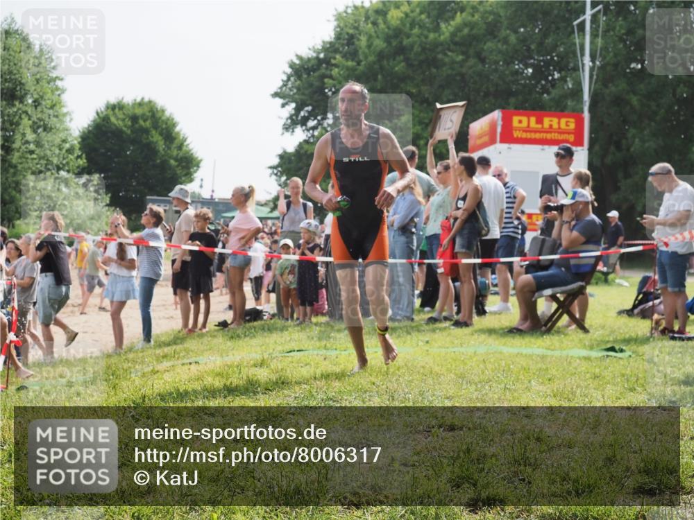 15.06.2025 - 27. Vierlanden-Triathlon KatJ http://msf.ph/oto/8006317 15.06.2025 10:05:28 Schwimmen 384, 393, 402, 409, 456 meine-sportfotos.de