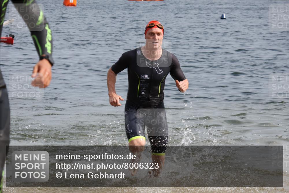 15.06.2025 - 27. Vierlanden-Triathlon Lena Gebhardt http://msf.ph/oto/8006323 15.06.2025 10:04:16 Schwimmen 411, 416, 426, 453, 464 meine-sportfotos.de
