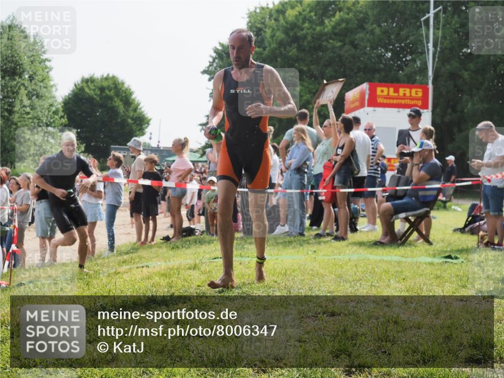 15.06.2025 - 27. Vierlanden-Triathlon KatJ http://msf.ph/oto/8006347 15.06.2025 10:05:29 Schwimmen 393, 402, 409, 456 meine-sportfotos.de