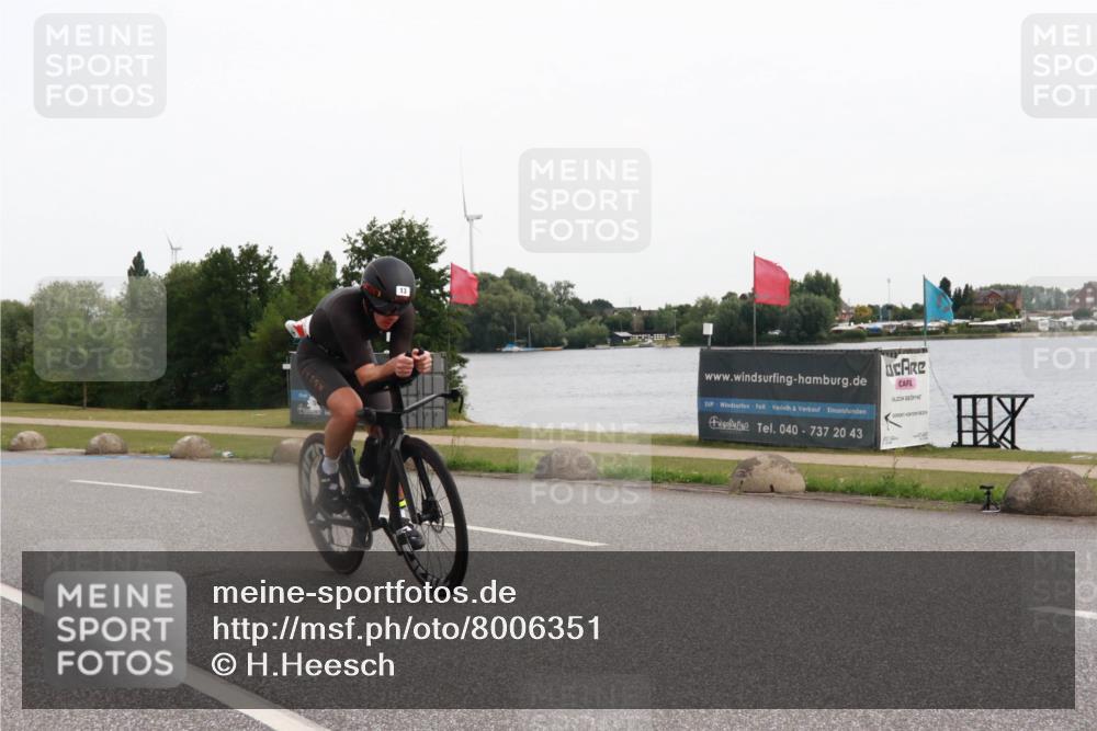 15.06.2025 - 27. Vierlanden-Triathlon H.Heesch http://msf.ph/oto/8006351 15.06.2025 10:38:29 Radfahren 7, 13, 88, 218, 258 meine-sportfotos.de