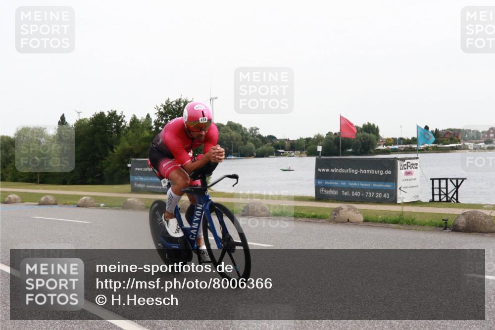 15.06.2025 - 27. Vierlanden-Triathlon H.Heesch http://msf.ph/oto/8006366 15.06.2025 10:38:44 Radfahren 158, 427 meine-sportfotos.de