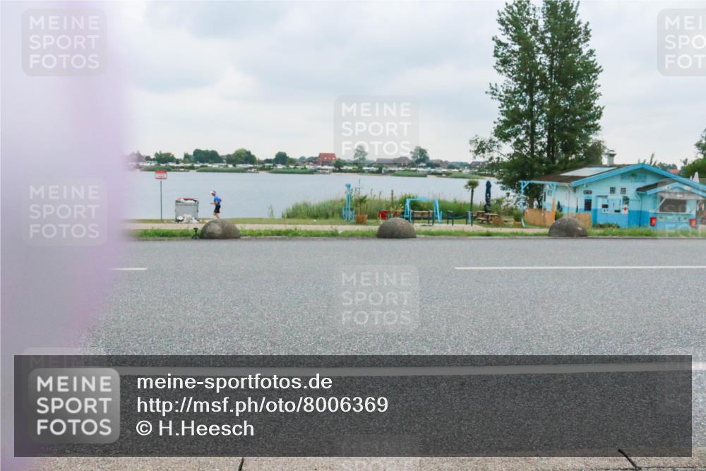 21.06.2025 - 27. Vierlanden-Triathlon H.Heesch http://msf.ph/oto/8006369 15.06.2025 13:12:55 Radfahren 1167, 1189 meine-sportfotos.de