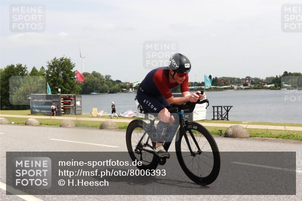 21.06.2025 - 27. Vierlanden-Triathlon H.Heesch http://msf.ph/oto/8006393 15.06.2025 11:58:17 Radfahren 652, 671, 772, 824 meine-sportfotos.de