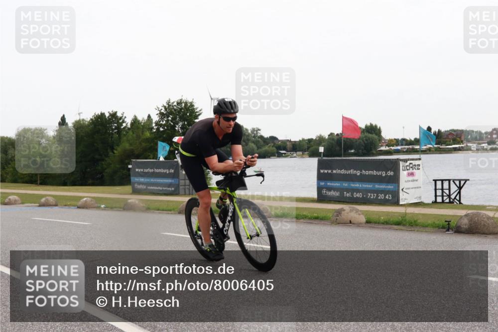 15.06.2025 - 27. Vierlanden-Triathlon H.Heesch http://msf.ph/oto/8006405 15.06.2025 10:38:54 Radfahren 17, 235, 298 meine-sportfotos.de
