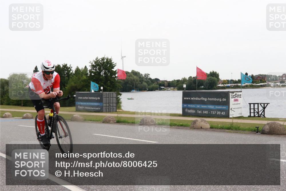15.06.2025 - 27. Vierlanden-Triathlon H.Heesch http://msf.ph/oto/8006425 15.06.2025 10:39:05 Radfahren 145, 148, 291 meine-sportfotos.de