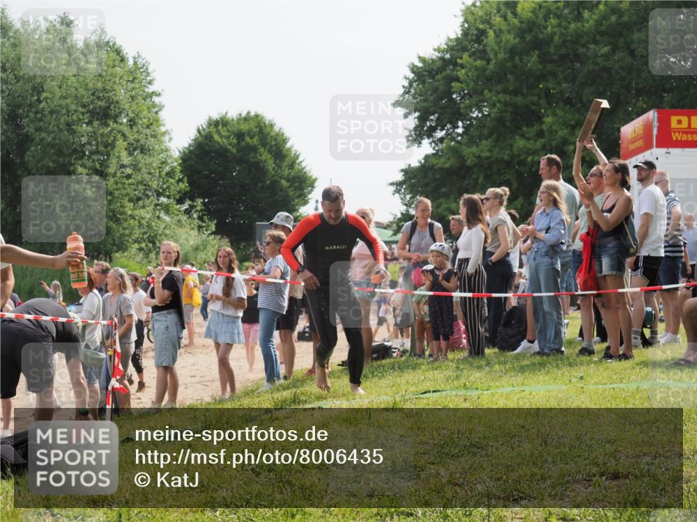 15.06.2025 - 27. Vierlanden-Triathlon KatJ http://msf.ph/oto/8006435 15.06.2025 10:05:37 Schwimmen 366, 378, 401, 409, 413, 456 meine-sportfotos.de