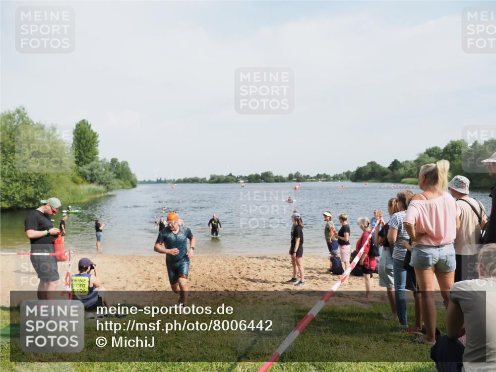 21.06.2025 - 27. Vierlanden-Triathlon MichiJ http://msf.ph/oto/8006442 15.06.2026 10:07:27 Schwimmen 374, 379, 391, 414, 431 meine-sportfotos.de