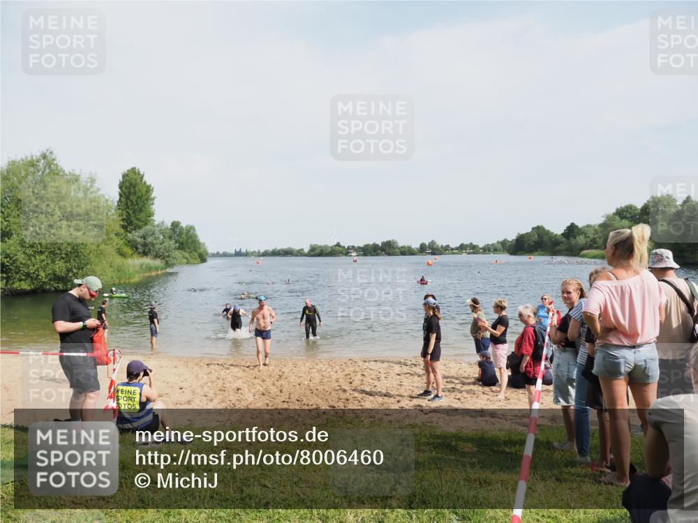 21.06.2025 - 27. Vierlanden-Triathlon MichiJ http://msf.ph/oto/8006460 15.06.2026 10:07:29 Schwimmen 374, 379, 391, 414, 431, 468 meine-sportfotos.de
