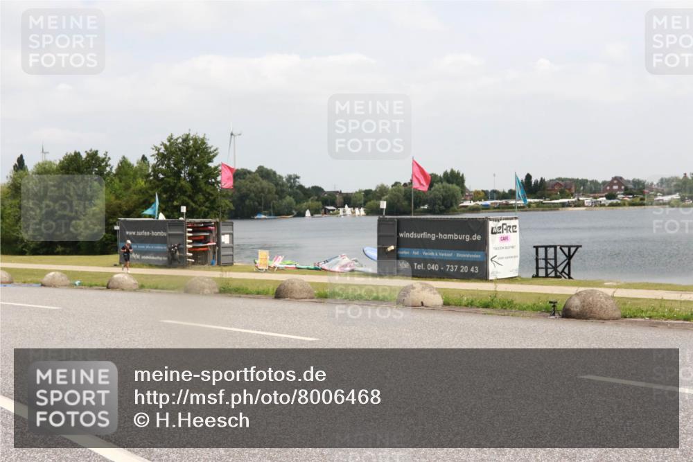 21.06.2025 - 27. Vierlanden-Triathlon H.Heesch http://msf.ph/oto/8006468 15.06.2025 12:06:45 Radfahren 713 meine-sportfotos.de