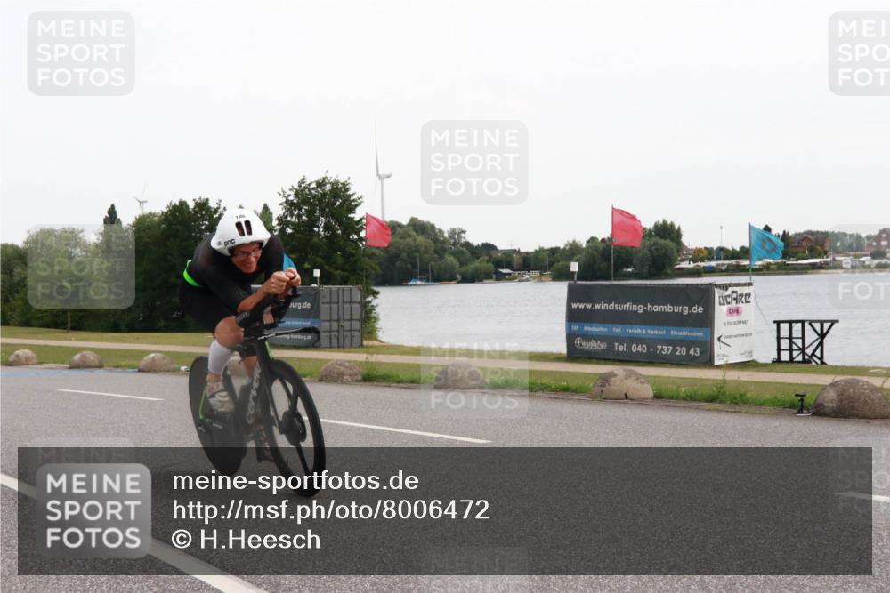 15.06.2025 - 27. Vierlanden-Triathlon H.Heesch http://msf.ph/oto/8006472 15.06.2025 10:39:17 Radfahren 186, 340, 377 meine-sportfotos.de