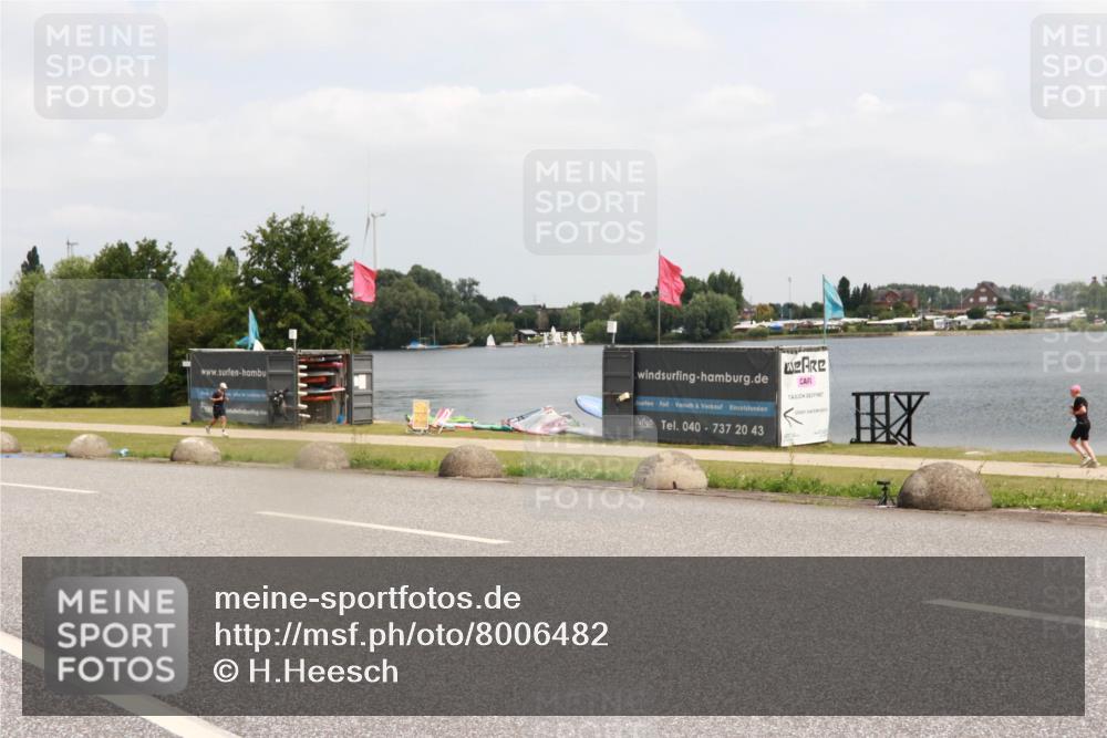 21.06.2025 - 27. Vierlanden-Triathlon H.Heesch http://msf.ph/oto/8006482 15.06.2025 12:06:45 Radfahren 713 meine-sportfotos.de