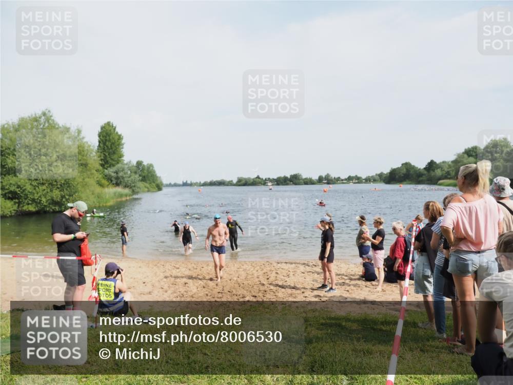 21.06.2025 - 27. Vierlanden-Triathlon MichiJ http://msf.ph/oto/8006530 15.06.2026 10:07:31 Schwimmen 374, 379, 391, 414, 468 meine-sportfotos.de