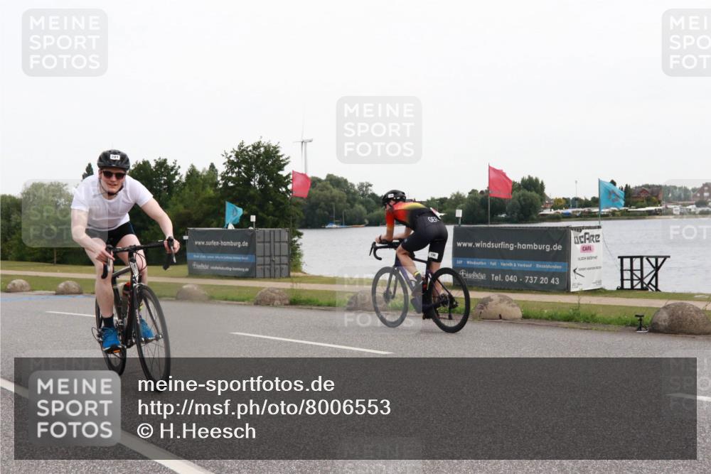 15.06.2025 - 27. Vierlanden-Triathlon H.Heesch http://msf.ph/oto/8006553 15.06.2025 10:39:30 Radfahren 46, 209, 281, 294 meine-sportfotos.de
