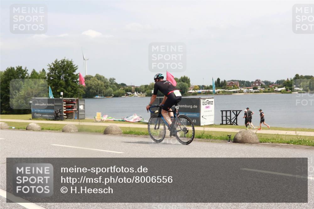 21.06.2025 - 27. Vierlanden-Triathlon H.Heesch http://msf.ph/oto/8006556 15.06.2025 11:59:27 Radfahren 770, 945 meine-sportfotos.de