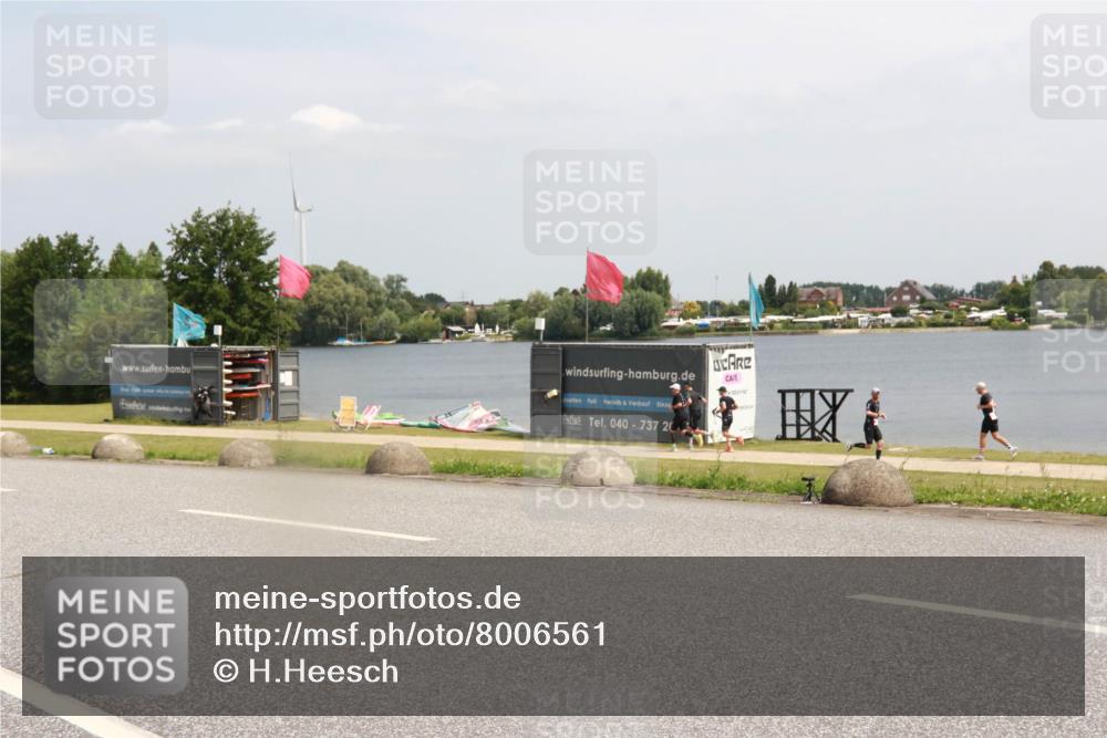 21.06.2025 - 27. Vierlanden-Triathlon H.Heesch http://msf.ph/oto/8006561 15.06.2025 11:59:29 Radfahren 770, 789, 945 meine-sportfotos.de