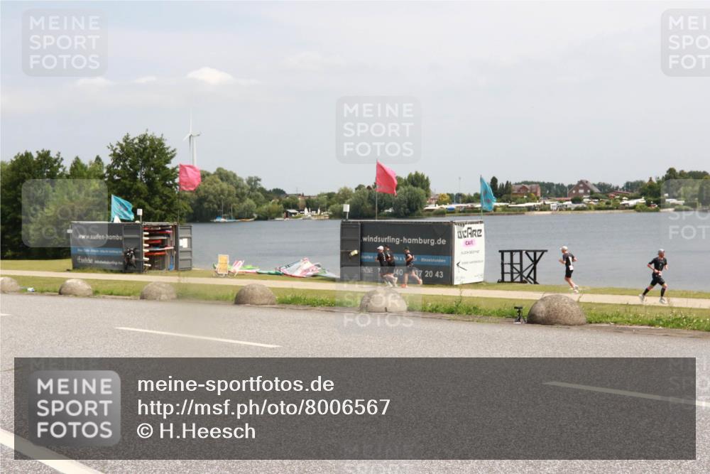 21.06.2025 - 27. Vierlanden-Triathlon H.Heesch http://msf.ph/oto/8006567 15.06.2025 11:59:30 Radfahren 770, 789, 945 meine-sportfotos.de