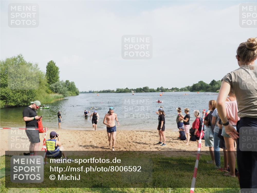 21.06.2025 - 27. Vierlanden-Triathlon MichiJ http://msf.ph/oto/8006592 15.06.2026 10:07:32 Schwimmen 374, 379, 391, 414, 468 meine-sportfotos.de