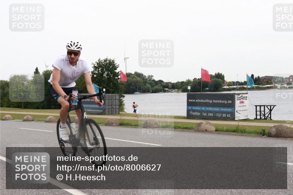 15.06.2025 - 27. Vierlanden-Triathlon H.Heesch http://msf.ph/oto/8006627 15.06.2025 10:39:43 Radfahren 3, 404 meine-sportfotos.de