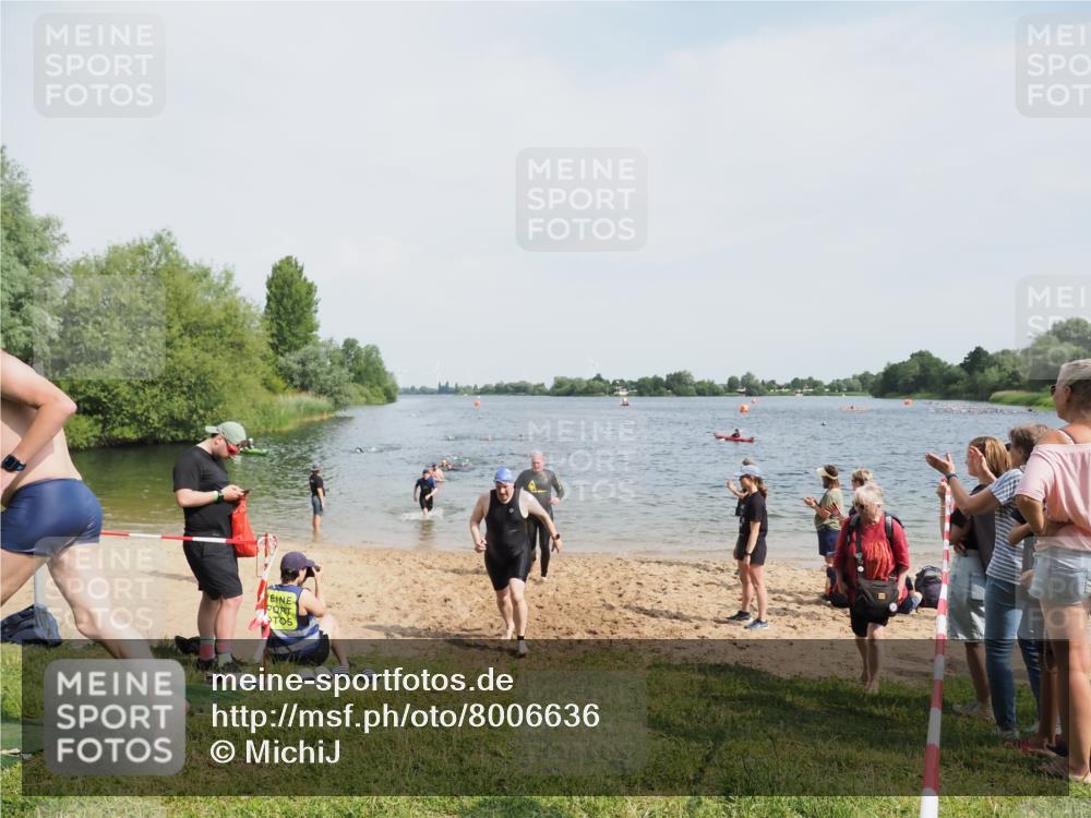 21.06.2025 - 27. Vierlanden-Triathlon MichiJ http://msf.ph/oto/8006636 15.06.2026 10:07:35 Schwimmen 379, 391, 468 meine-sportfotos.de