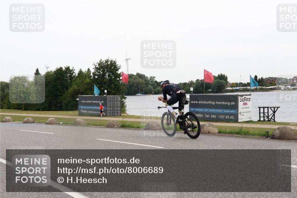 15.06.2025 - 27. Vierlanden-Triathlon H.Heesch http://msf.ph/oto/8006689 15.06.2025 10:39:54 Radfahren 153, 260 meine-sportfotos.de