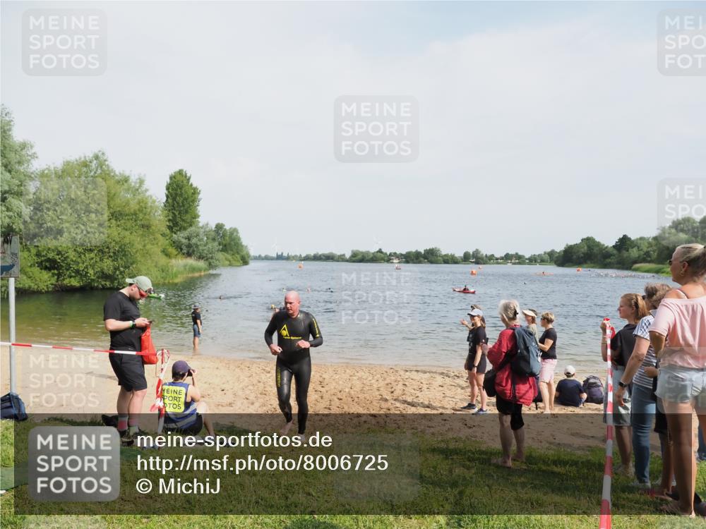 21.06.2025 - 27. Vierlanden-Triathlon MichiJ http://msf.ph/oto/8006725 15.06.2026 10:07:38 Schwimmen 379, 391, 468 meine-sportfotos.de