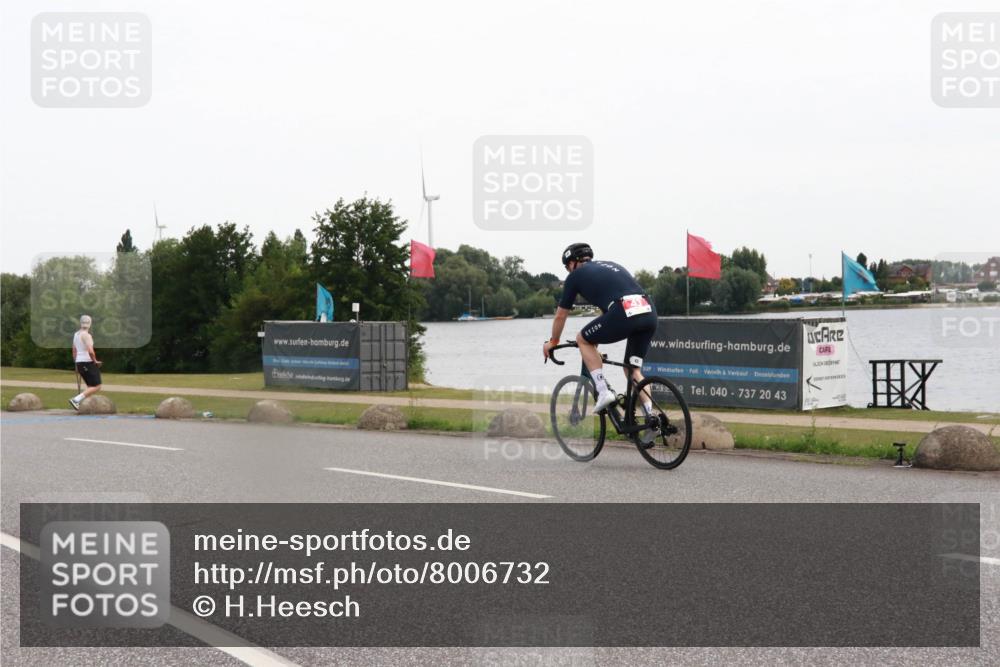 15.06.2025 - 27. Vierlanden-Triathlon H.Heesch http://msf.ph/oto/8006732 15.06.2025 10:40:13 Radfahren 43, 219 meine-sportfotos.de