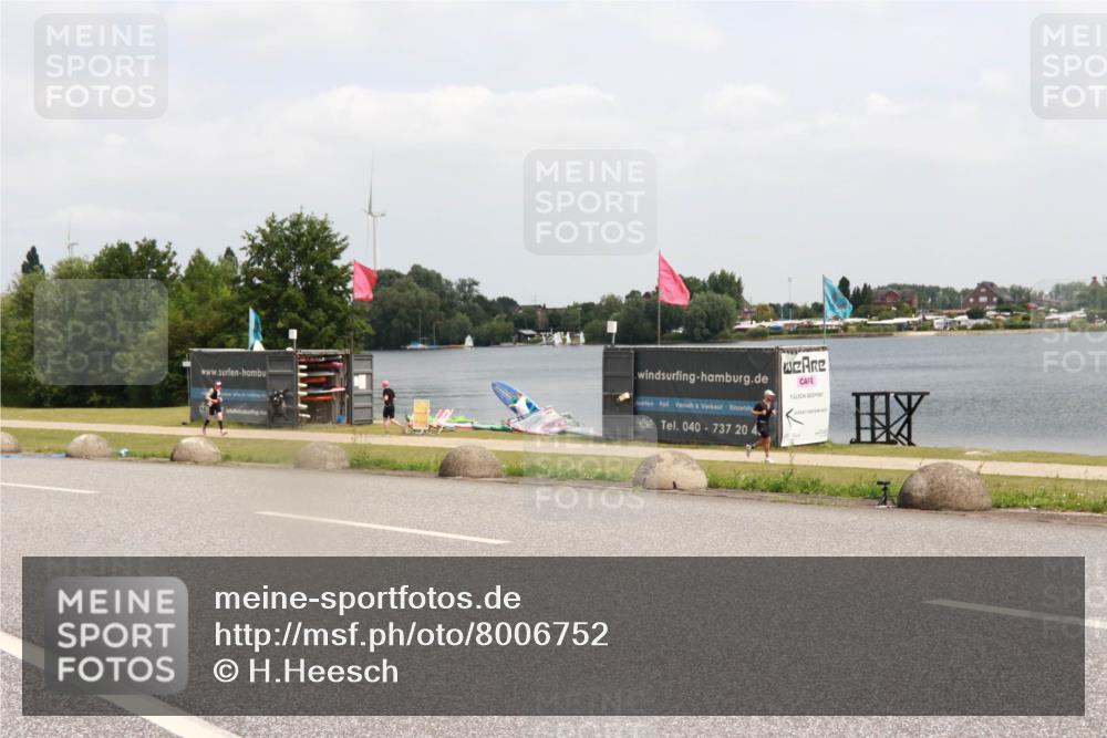 21.06.2025 - 27. Vierlanden-Triathlon H.Heesch http://msf.ph/oto/8006752 15.06.2025 12:06:53 Radfahren 718, 825, 852, 959 meine-sportfotos.de