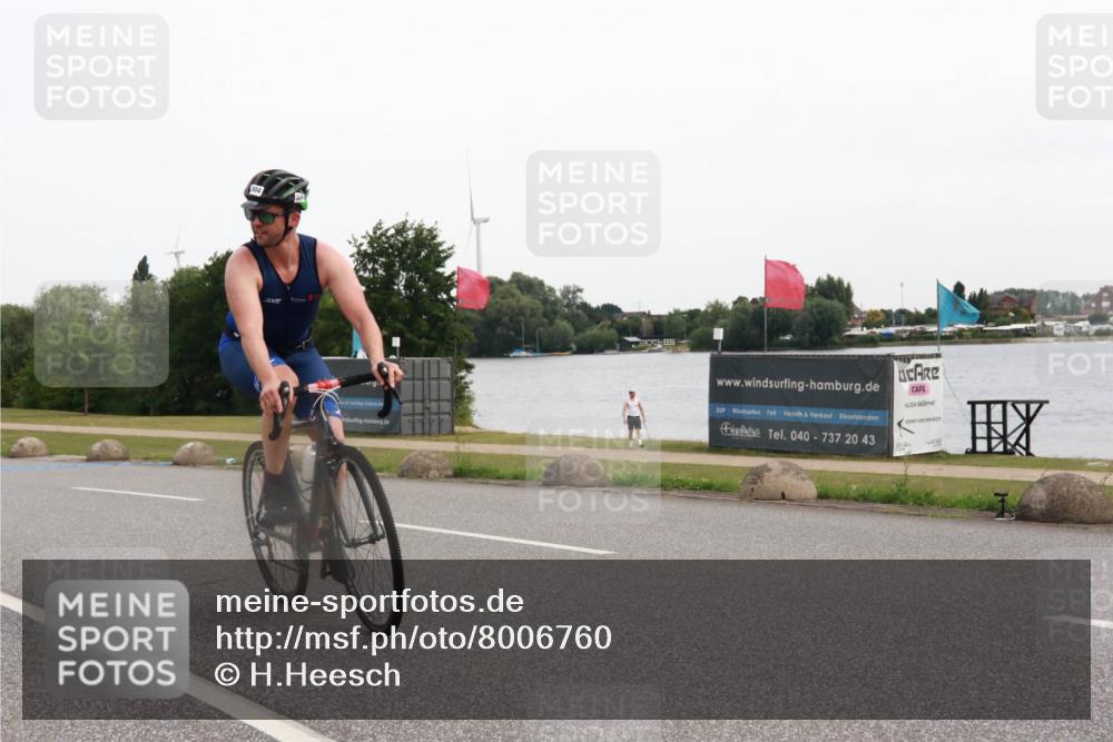 15.06.2025 - 27. Vierlanden-Triathlon H.Heesch http://msf.ph/oto/8006760 15.06.2025 10:40:35 Radfahren 228, 304, 309, 341 meine-sportfotos.de