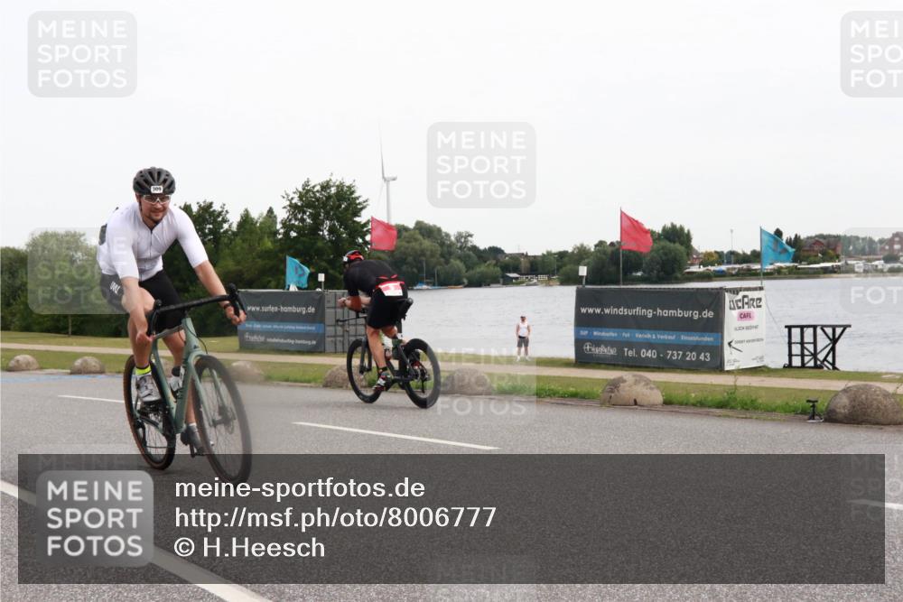 15.06.2025 - 27. Vierlanden-Triathlon H.Heesch http://msf.ph/oto/8006777 15.06.2025 10:40:37 Radfahren 9, 228, 304, 309, 341 meine-sportfotos.de