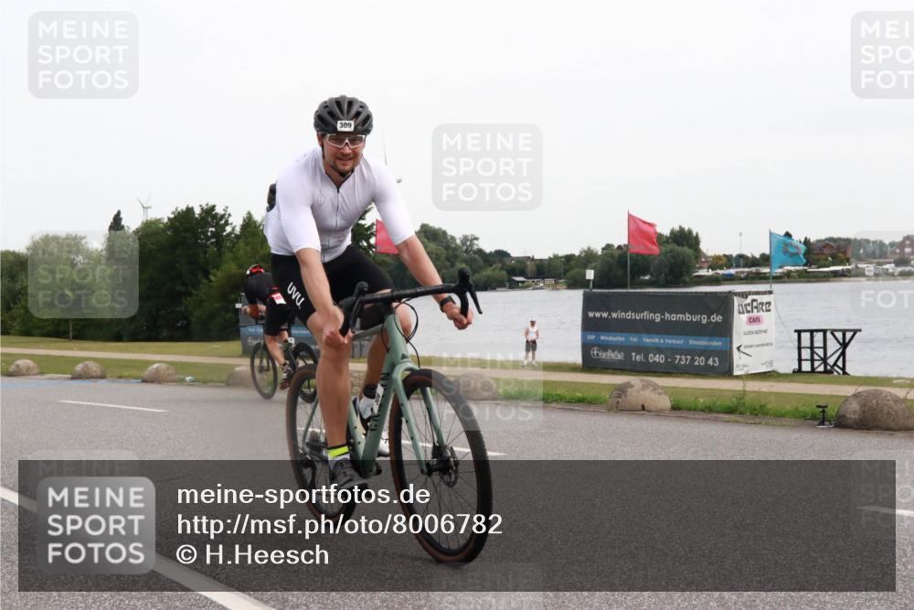 15.06.2025 - 27. Vierlanden-Triathlon H.Heesch http://msf.ph/oto/8006782 15.06.2025 10:40:38 Radfahren 9, 304, 309, 341 meine-sportfotos.de