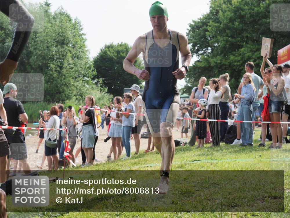 15.06.2025 - 27. Vierlanden-Triathlon KatJ http://msf.ph/oto/8006813 15.06.2025 10:05:45 Schwimmen 366, 378, 392, 401, 413, 442, 450 meine-sportfotos.de