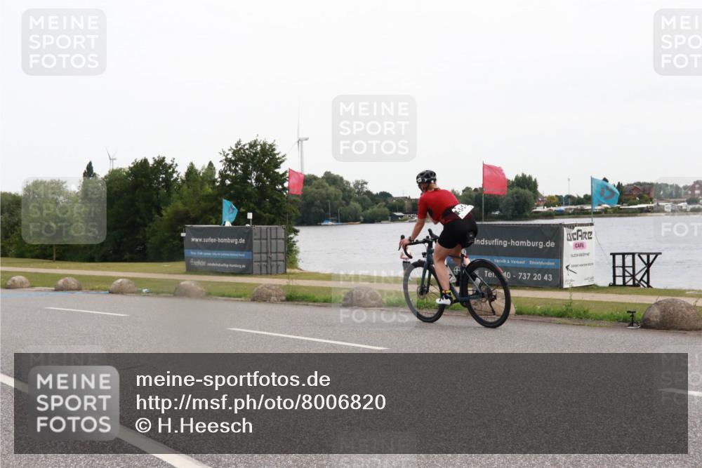 15.06.2025 - 27. Vierlanden-Triathlon H.Heesch http://msf.ph/oto/8006820 15.06.2025 10:40:46 Radfahren 253, 556 meine-sportfotos.de