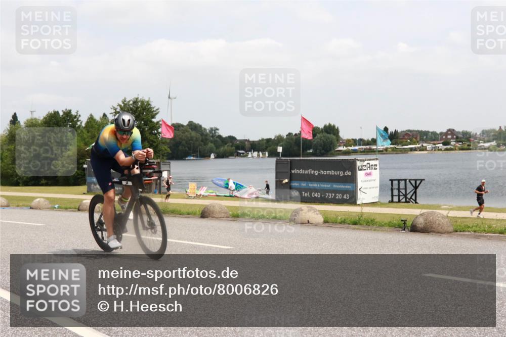 21.06.2025 - 27. Vierlanden-Triathlon H.Heesch http://msf.ph/oto/8006826 15.06.2025 12:06:56 Radfahren 718, 825, 879, 950, 959 meine-sportfotos.de