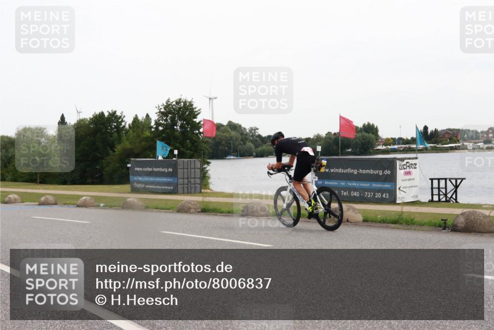 15.06.2025 - 27. Vierlanden-Triathlon H.Heesch http://msf.ph/oto/8006837 15.06.2025 10:40:58 Radfahren 116, 416 meine-sportfotos.de