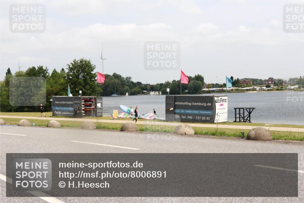 21.06.2025 - 27. Vierlanden-Triathlon H.Heesch http://msf.ph/oto/8006891 15.06.2025 12:06:57 Radfahren 718, 825, 879, 950, 959 meine-sportfotos.de