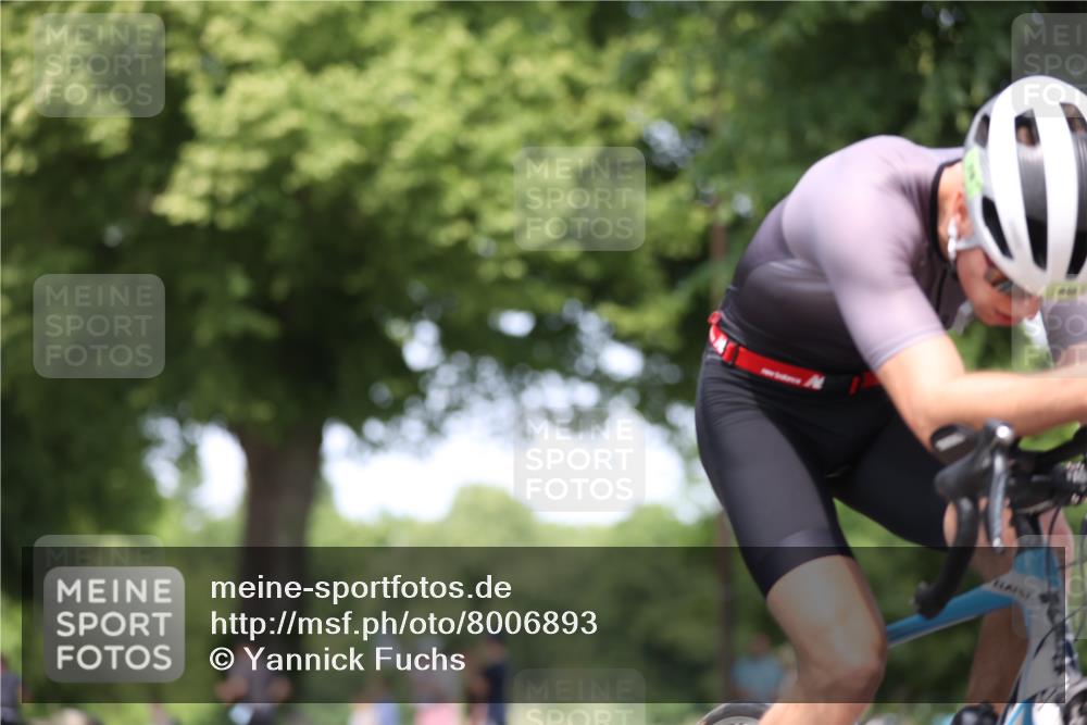 15.06.2025 - 7 Türme Triathlon Yannick Fuchs http://msf.ph/oto/8006893 15.06.2025 13:20:44 Radfahren 444, 496, 610 meine-sportfotos.de