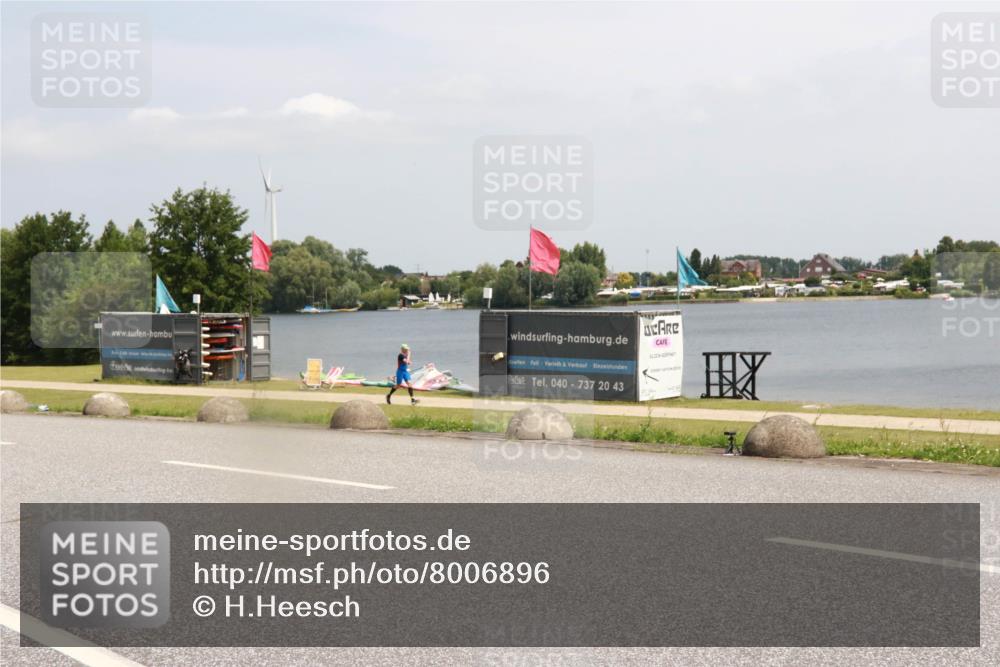 21.06.2025 - 27. Vierlanden-Triathlon H.Heesch http://msf.ph/oto/8006896 15.06.2025 11:59:52 Radfahren 757, 811, 919 meine-sportfotos.de