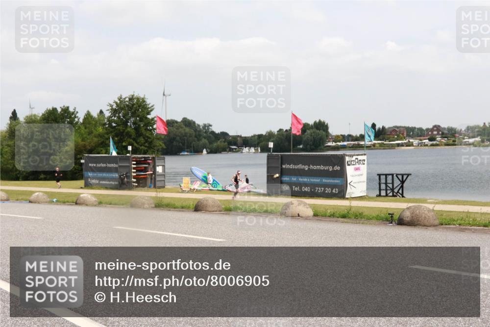 21.06.2025 - 27. Vierlanden-Triathlon H.Heesch http://msf.ph/oto/8006905 15.06.2025 12:06:58 Radfahren 718, 825, 879, 950, 959 meine-sportfotos.de