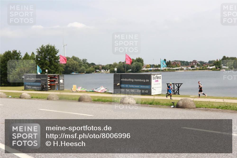 21.06.2025 - 27. Vierlanden-Triathlon H.Heesch http://msf.ph/oto/8006996 15.06.2025 11:59:55 Radfahren 891, 919 meine-sportfotos.de