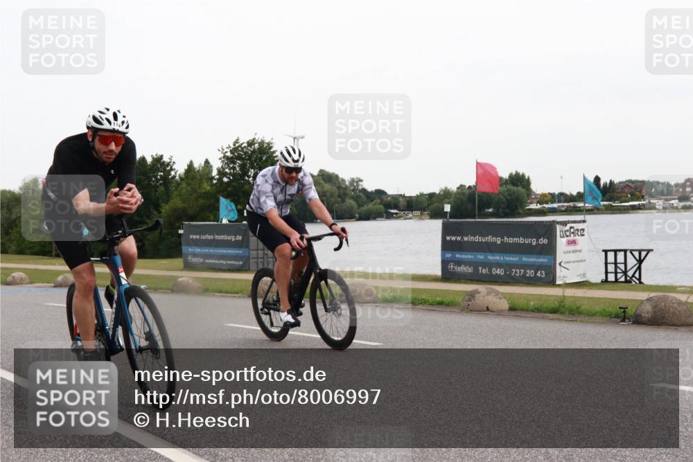 15.06.2025 - 27. Vierlanden-Triathlon H.Heesch http://msf.ph/oto/8006997 15.06.2025 10:41:17 Radfahren 114, 152, 187, 366, 426 meine-sportfotos.de