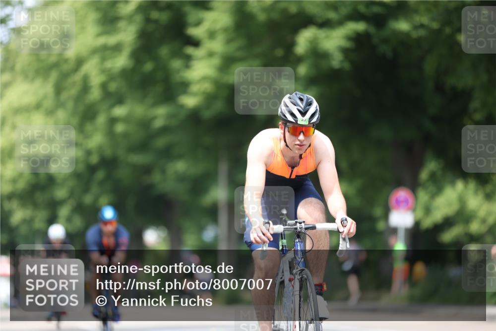 15.06.2025 - 7 Türme Triathlon Yannick Fuchs http://msf.ph/oto/8007007 15.06.2025 13:20:57 Radfahren 387, 466, 914 meine-sportfotos.de