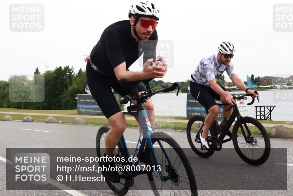 15.06.2025 - 27. Vierlanden-Triathlon H.Heesch http://msf.ph/oto/8007013 15.06.2025 10:41:17 Radfahren 114, 152, 187, 366, 426 meine-sportfotos.de