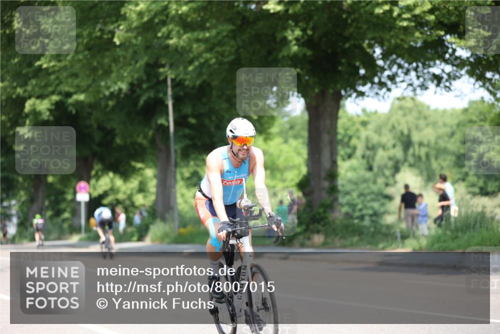 15.06.2025 - 7 Türme Triathlon Yannick Fuchs http://msf.ph/oto/8007015 15.06.2025 12:40:09 Radfahren 368, 403, 415, 418, 482, 576, 668 meine-sportfotos.de