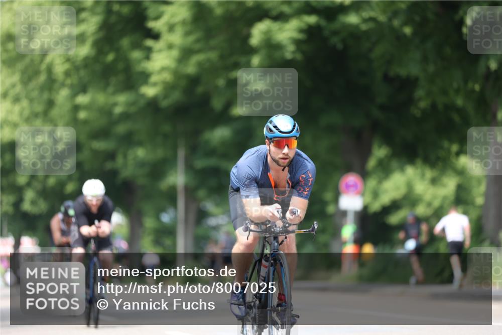 15.06.2025 - 7 Türme Triathlon Yannick Fuchs http://msf.ph/oto/8007025 15.06.2025 13:20:59 Radfahren 387, 466, 914 meine-sportfotos.de