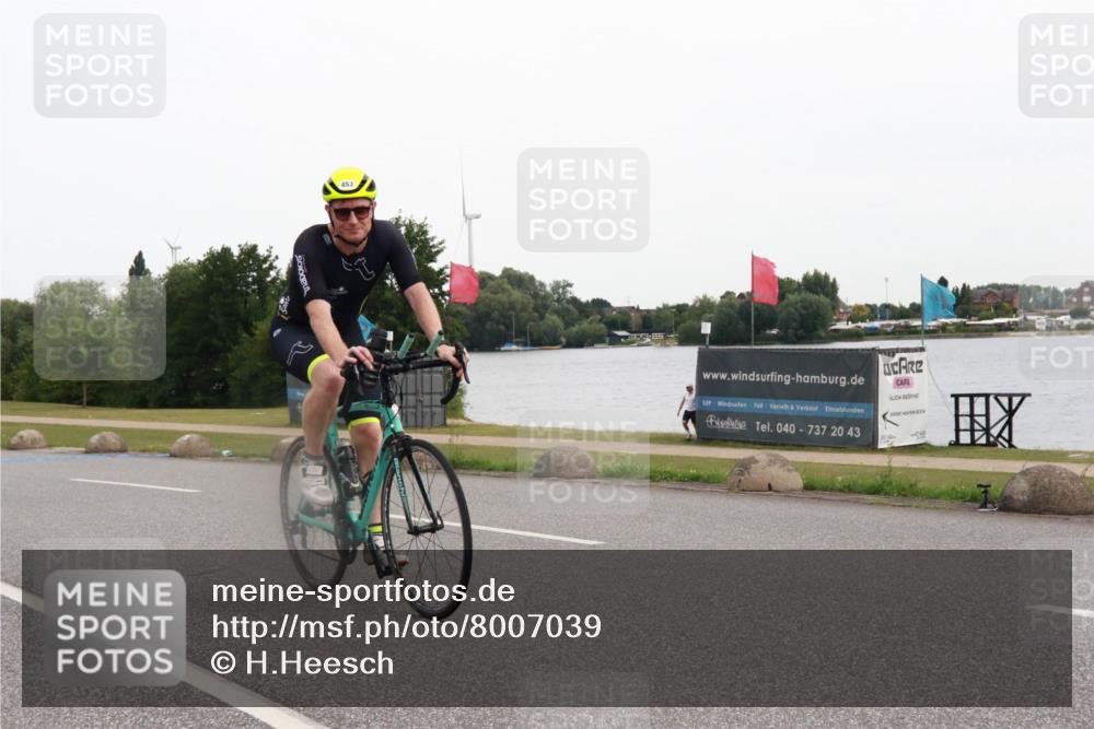 15.06.2025 - 27. Vierlanden-Triathlon H.Heesch http://msf.ph/oto/8007039 15.06.2025 10:41:28 Radfahren 229, 453 meine-sportfotos.de